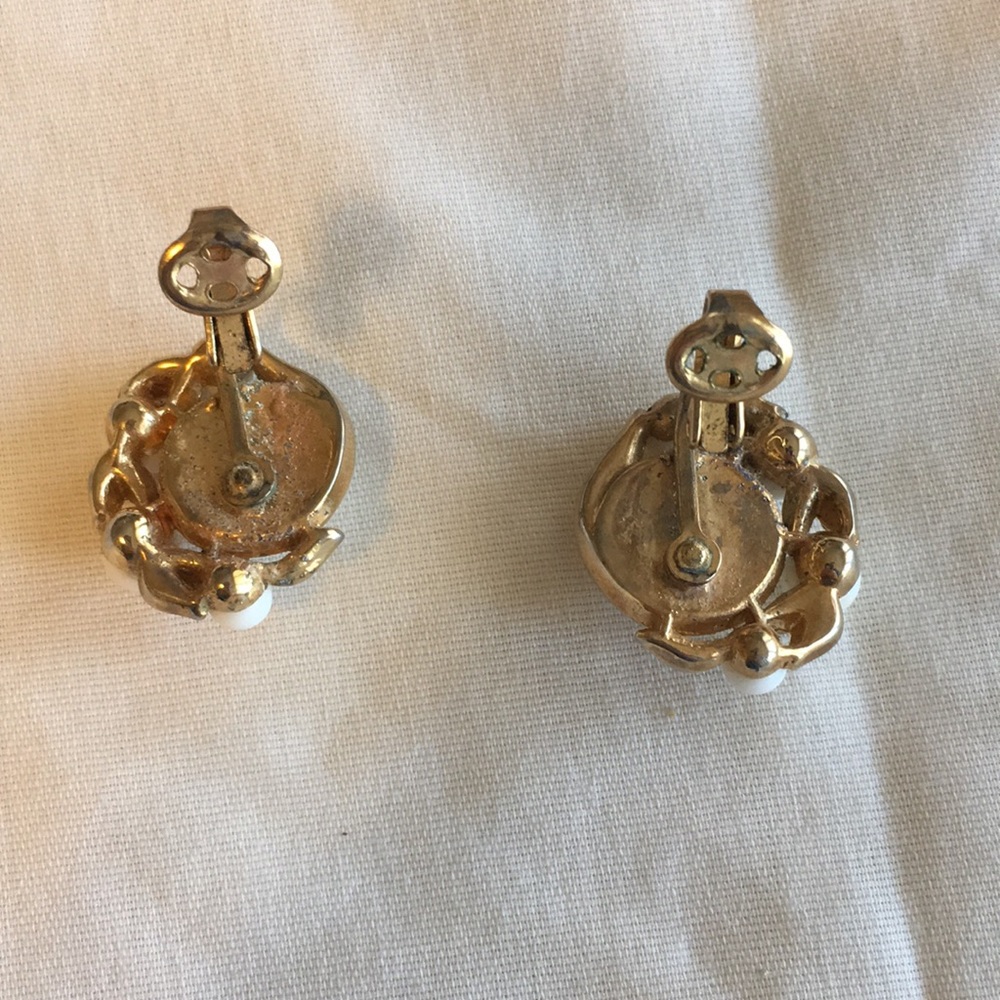 Trifari Gold Tone Beaded Clip On Earrings - Picture 3 of 6